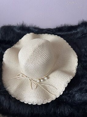 Cream Scalloped Brim Sun Hat with Pearl Tie